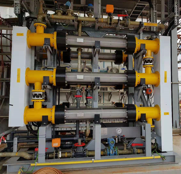 Bi polar plate type electrolyzer